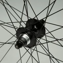 ROUE FIXIE 700 BLANC ARRIERE 9 ROUE FIXIE 700 BLANC ARRIERE -Vélos De Route Soldes roue fixie 700 blanc arriere 2 600x600 1