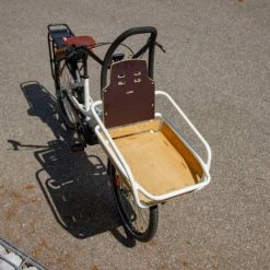 VÉLO CARGO COMPACT ÉLECTRIQUE - FAMILÉÖ 3 VITESSES BLANC -Vélos De Route Soldes velo cargo compact electrique famileo 3 vitesses blanc 4 600x600 1