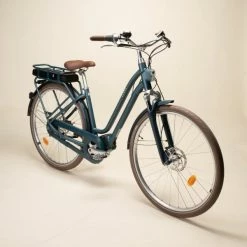 VÉLO VILLE ÉLECTRIQUE CONNECTÉ ELOPS 920 E CONNECT LF BLANC -Vélos De Route Soldes velo ville electrique connecte elops 920 e connect lf vert fonce 1 600x600 1