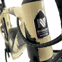 VÉLO VTT ÉLECTRIQUE - NEOMOUV ENARA - CRÈME 27,5" -Vélos De Route Soldes velo vtt electrique neomouv enara creme 275 2 600x600 1